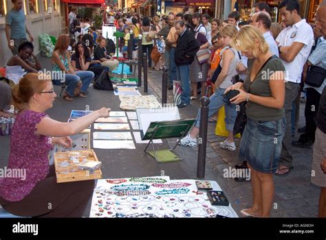 Purchasing in Paris .